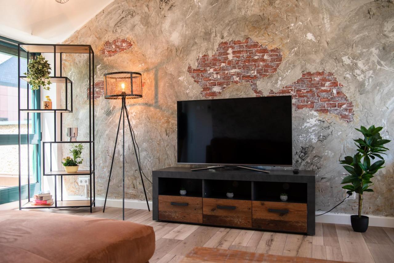 לוסהיים Industrie Stil Apartment Unweit Vom See מראה חיצוני תמונה